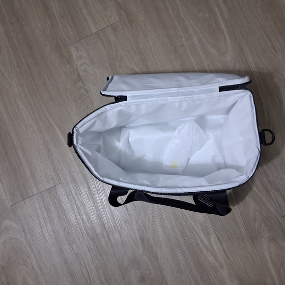 Star Wars Black VERA BRADLEY Cooler/ Lunch Bag Black And White - Picture 4 of 9